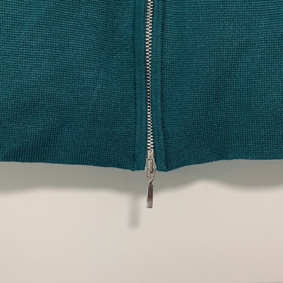 NWT Zip Slim Long Sleeve Top, Abercrombie - Picture 3 of 6